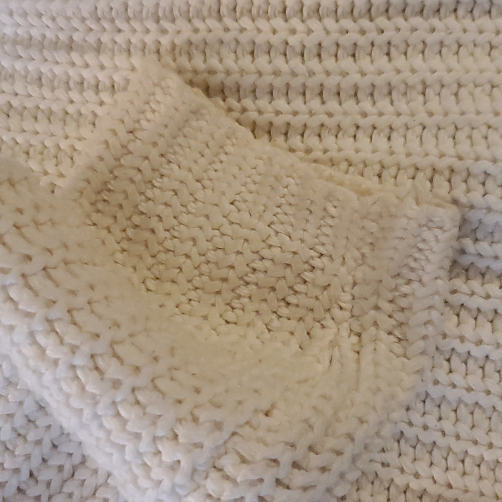 Ivory Sweater Size Medium - Picture 3 of 3